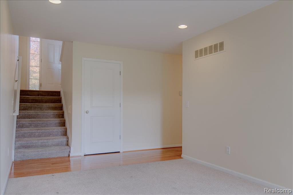 45898 Grant Court, Macomb, MI 48044 — Photo 17