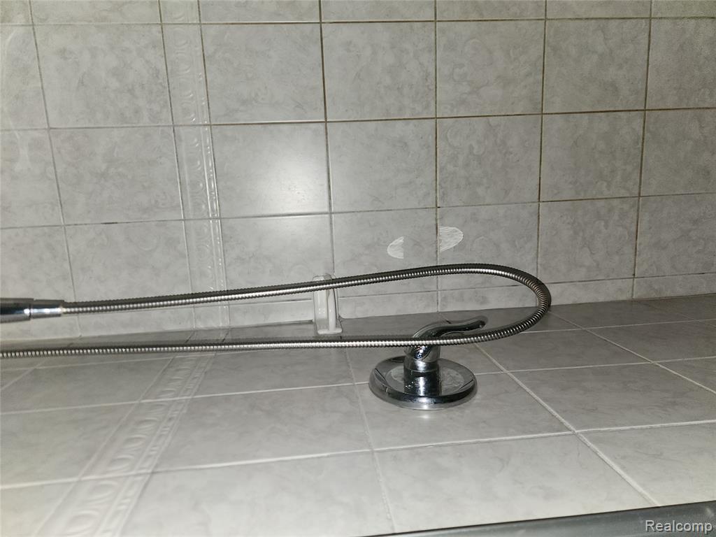 19400 W 11 Mile Road, Lathrup Village, MI 48076 — Photo 34