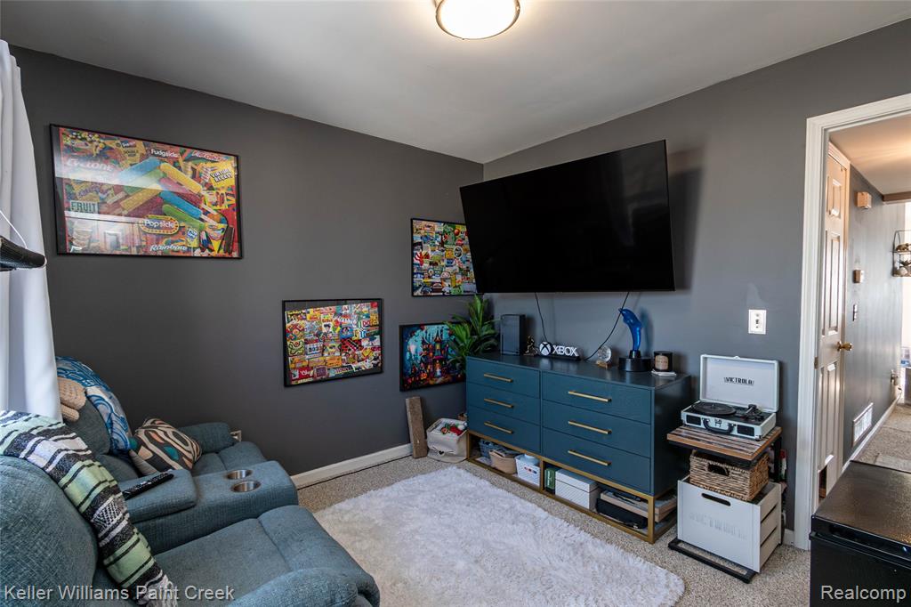 17437 Utica Oaks Lane, Roseville, MI 48066 — Photo 20