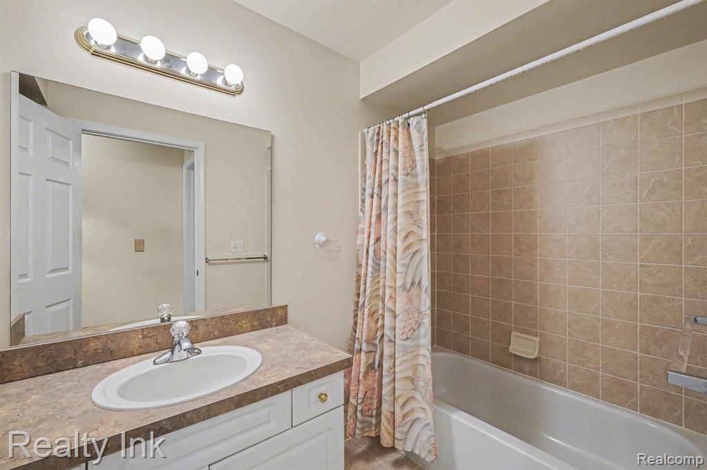3399 Tremonte Circle S, Rochester, MI 48306 — Photo 7