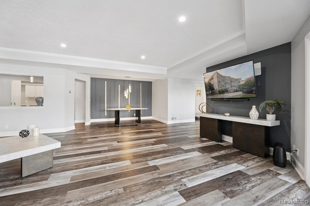 43050 12 Oaks Crescent Drive, 2066, Novi, MI 48377 — Photo 5