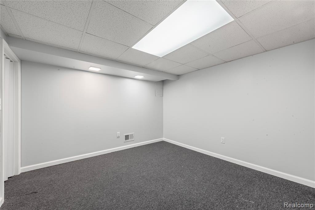 1823 Brentwood Drive, Troy, MI 48098 — Photo 18