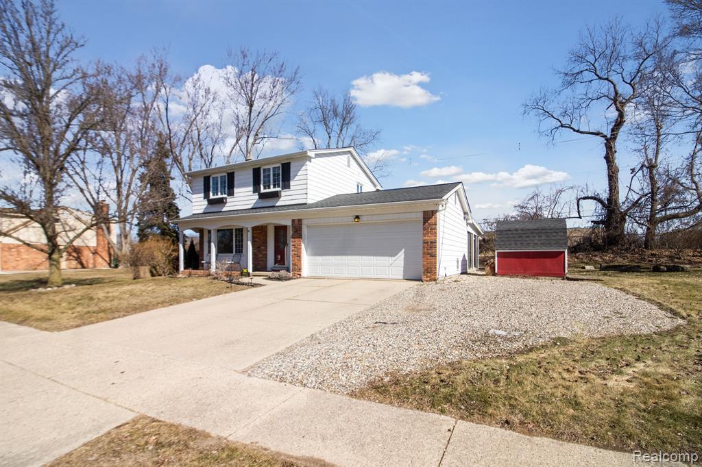 8612 PALOMINO Drive, Commerce Twp, MI 48382 — Photo 2