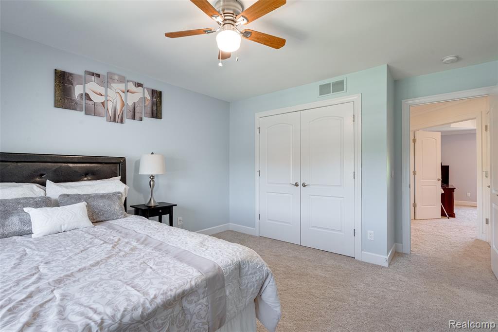47576 VALENCIA Circle, Novi, MI — Photo 60