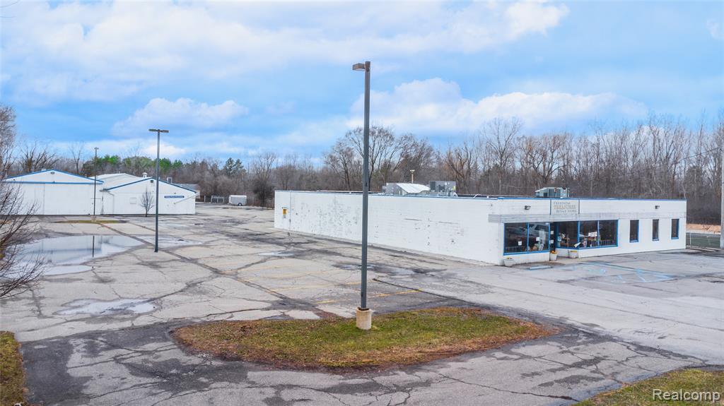 5378 Fenton Road, Flint, MI 48507 — Photo 3