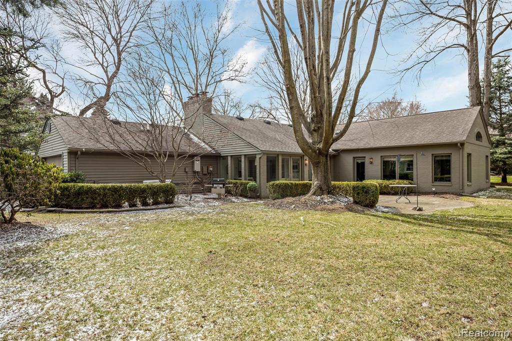 6183 Lantern Lane, Bloomfield Hills, MI 48301 — Photo 2