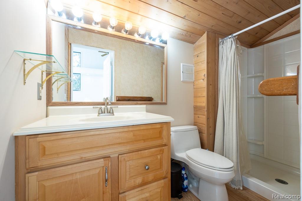 6005 Upper Straits Boulevard, West Bloomfield, MI 48324 — Photo 63