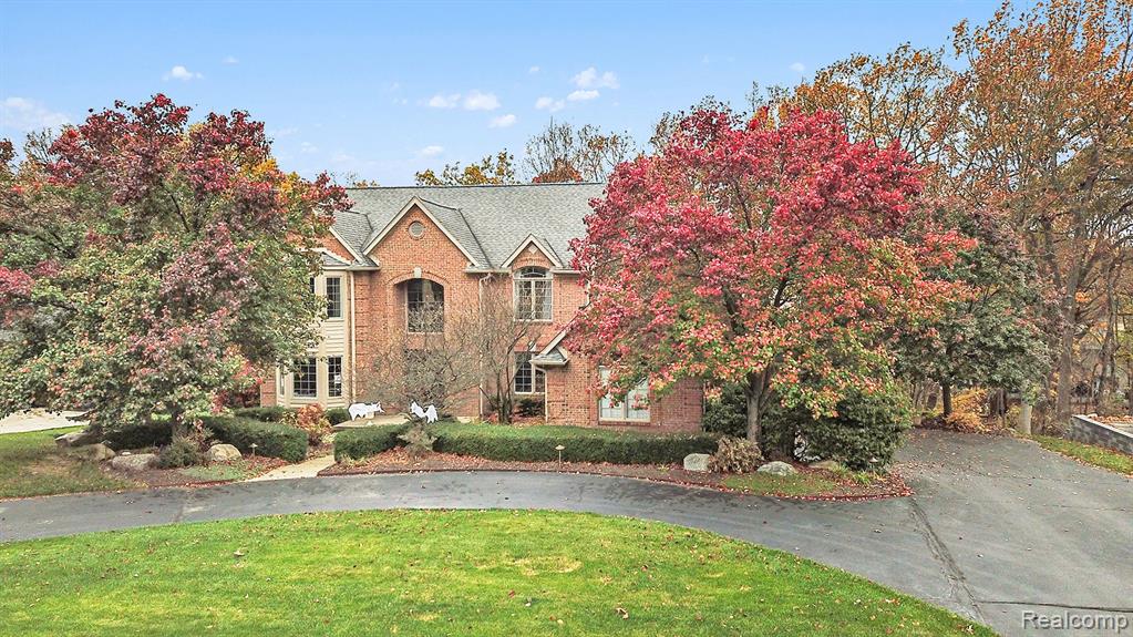 8925 Deerwood Road, Clarkston, MI 48348 — Photo 38