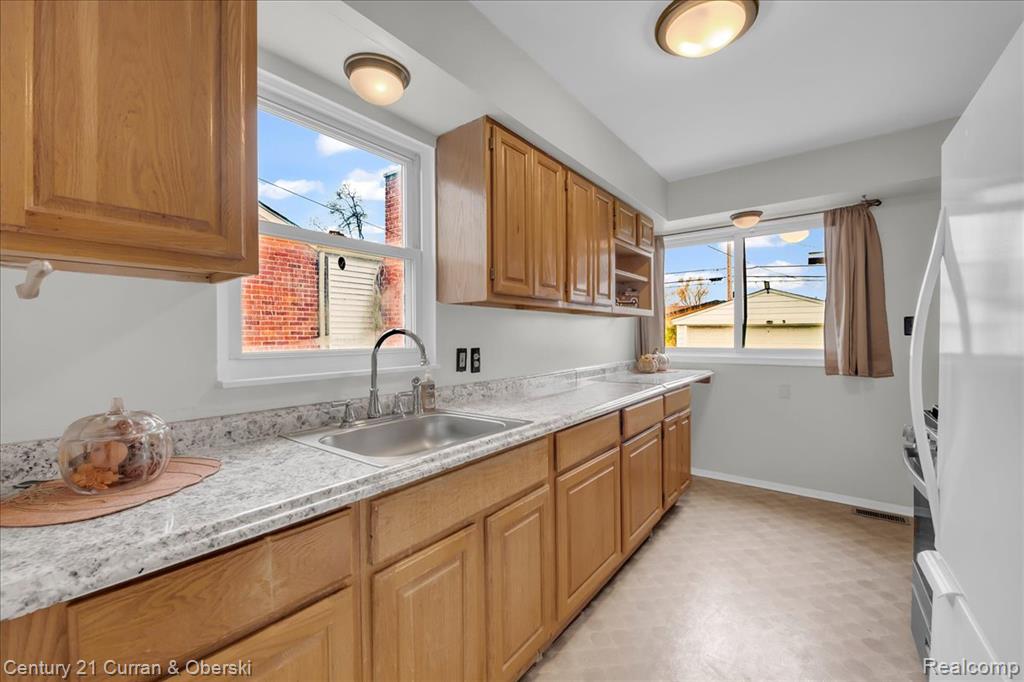 18616 Koester Street, Riverview, MI 48193 — Photo 5