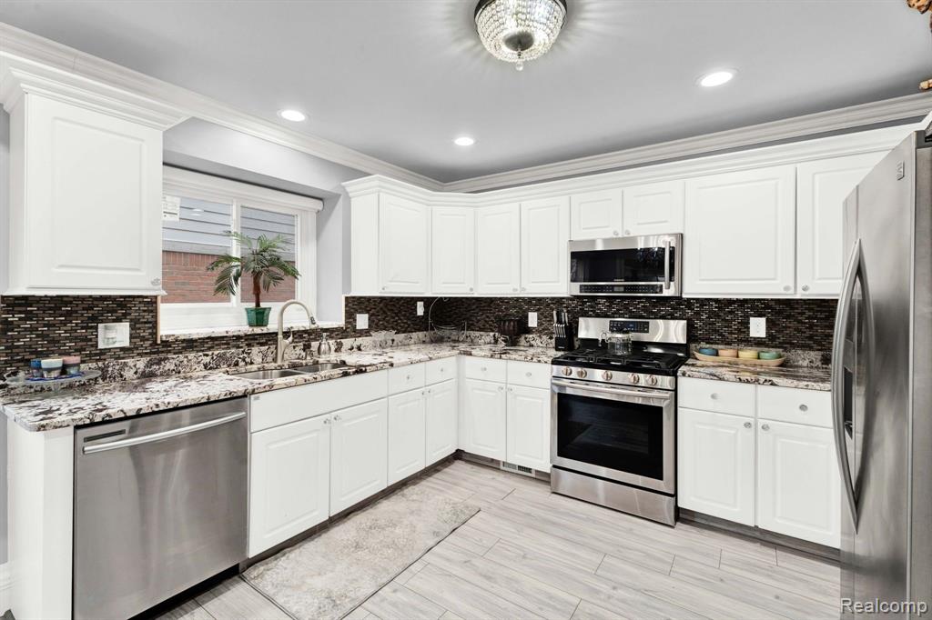 43576 INGLENOOK, Sterling Heights, MI 48314 — Photo 29