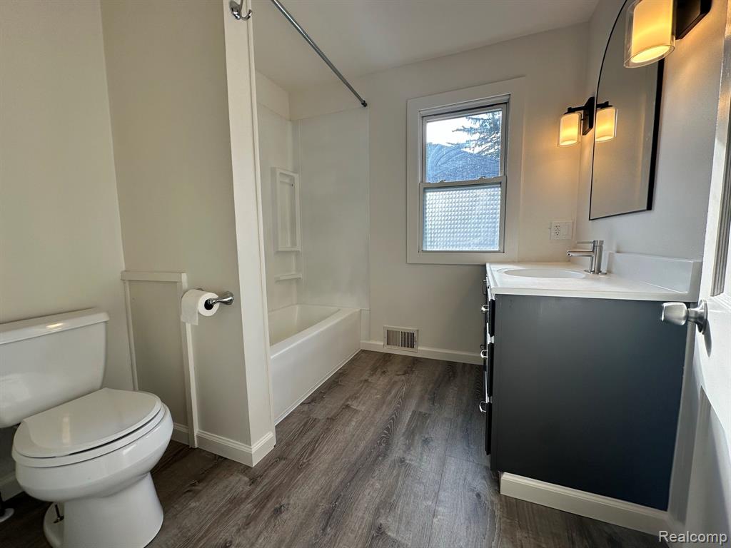 902 W Washington Avenue, Jackson, MI 49203 — Photo 17