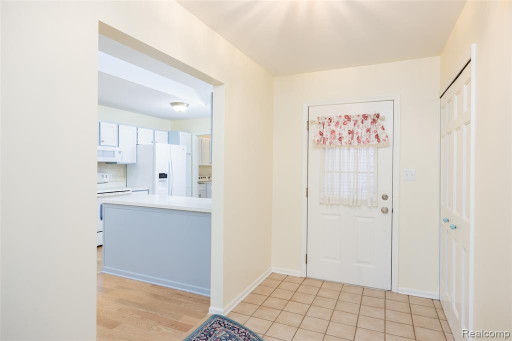970 Ridge Court, Brighton, MI 48116 — Photo 6