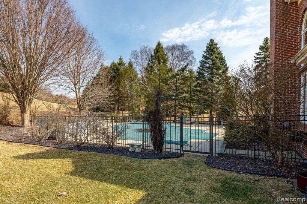 50988 W HILLS Drive, Plymouth, MI 48170 — Photo 42