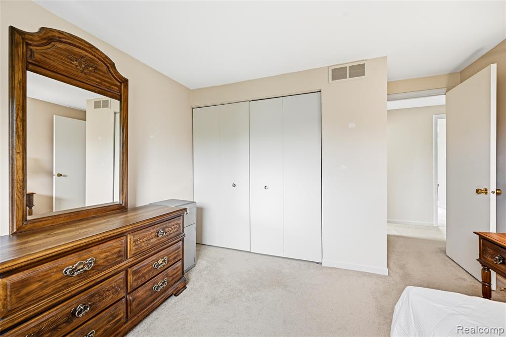 3464 Buckingham Trail, West Bloomfield, MI 48323 — Photo 32