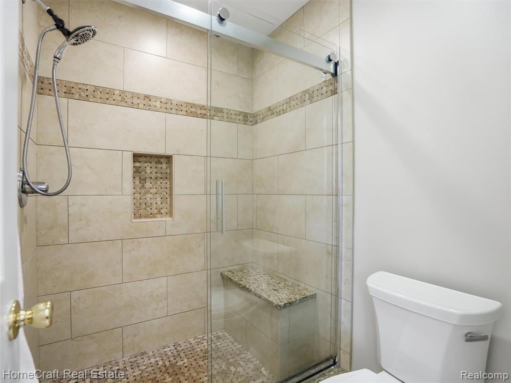 45088 DANBURY Road, Canton, MI 48188 — Photo 24