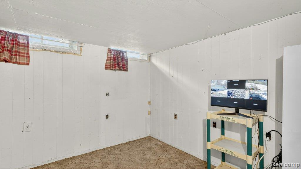 9405 Chamberlain Street, Romulus, MI 48174 — Photo 37