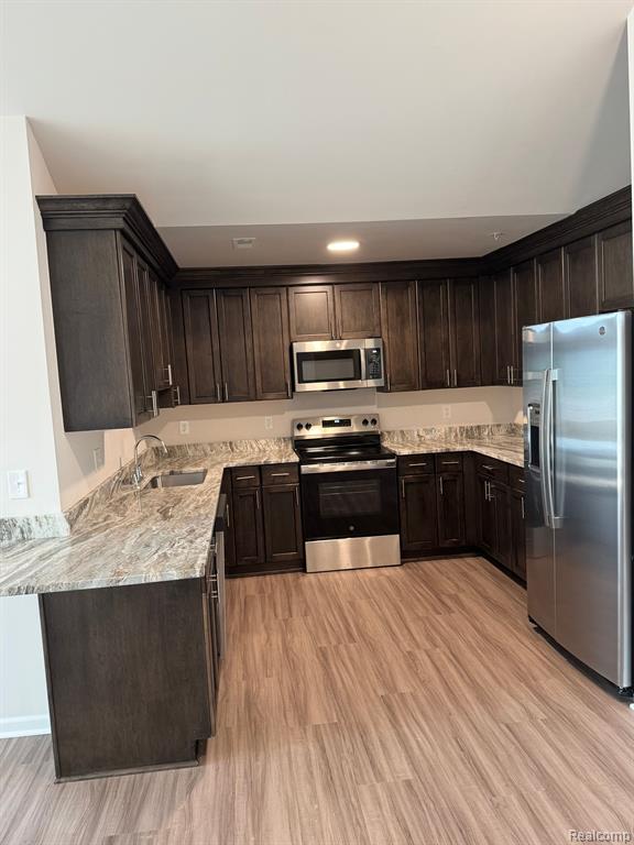 8286 HEYWOOD Circle, Sterling Heights, MI 48312 — Photo 5