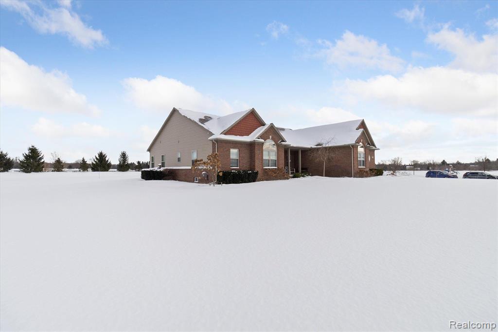 5760 JADA Drive, Highland, MI 48356 — Photo 2