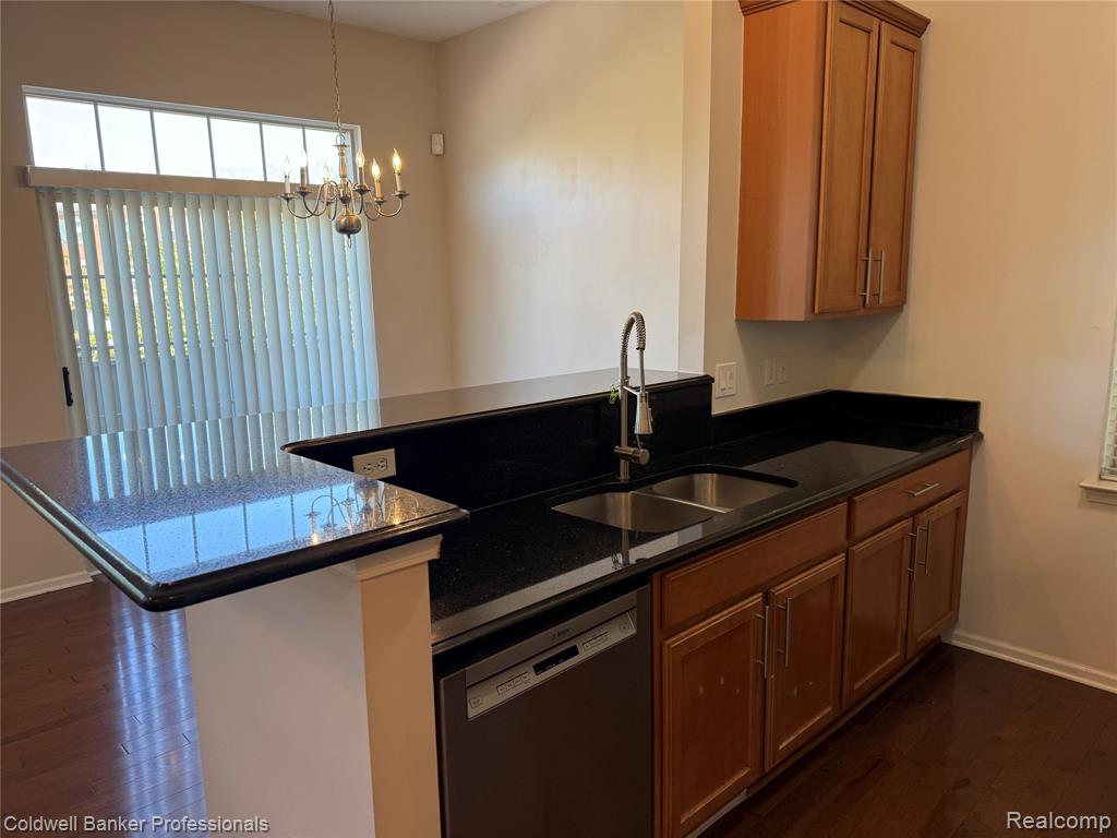 39792 ROCKCREST CIR, Northville, MI — Photo 8