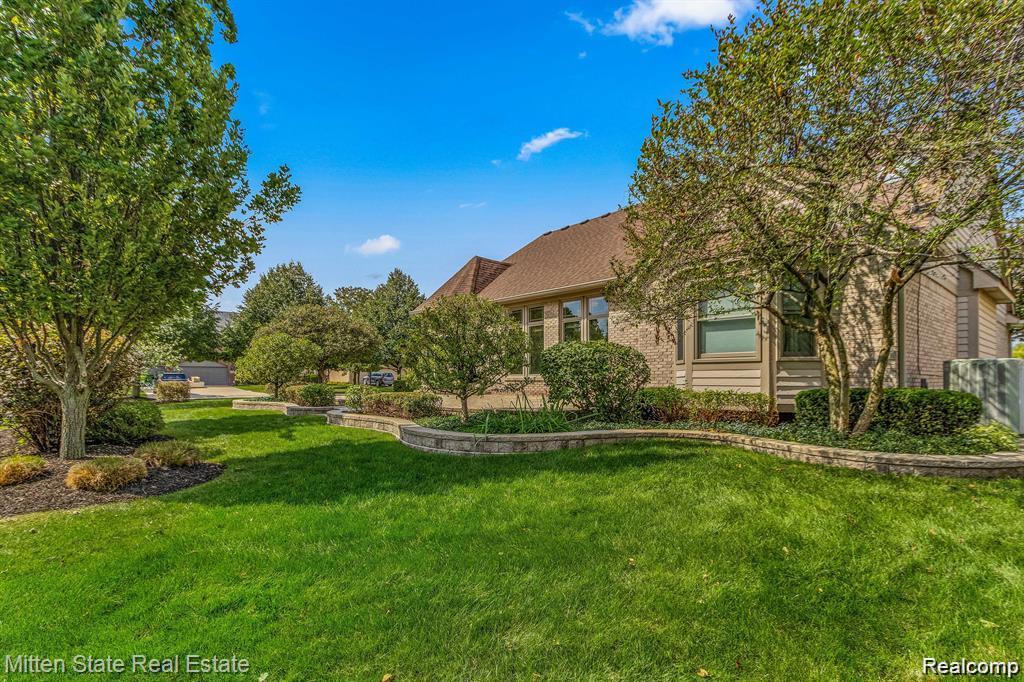 21254 Clayton Drive, Macomb, MI 48044 — Photo 17