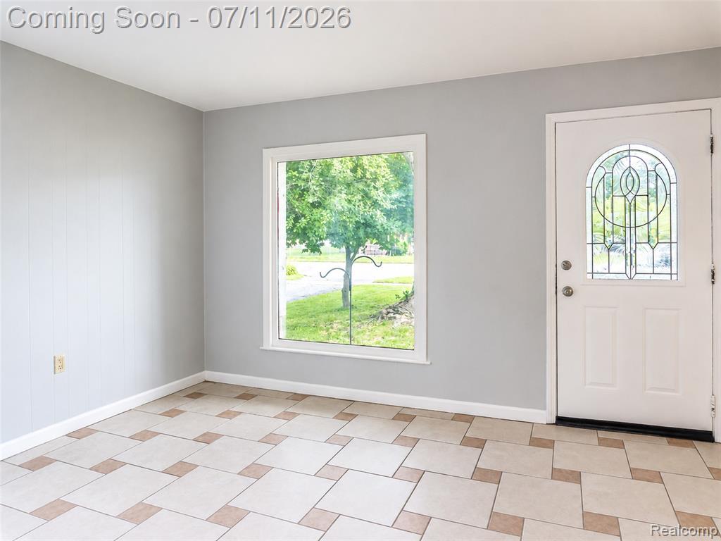 4855 Hatchery Road, Waterford, MI 48329 — Photo 8