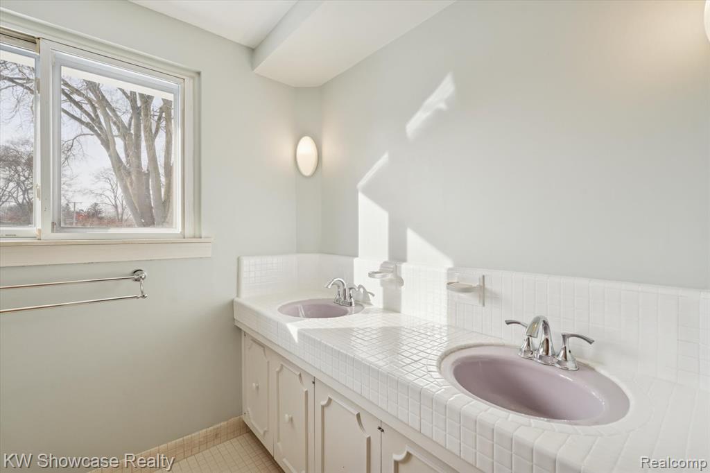 5241 S Pebblecreek Road, West Bloomfield, MI — Photo 31