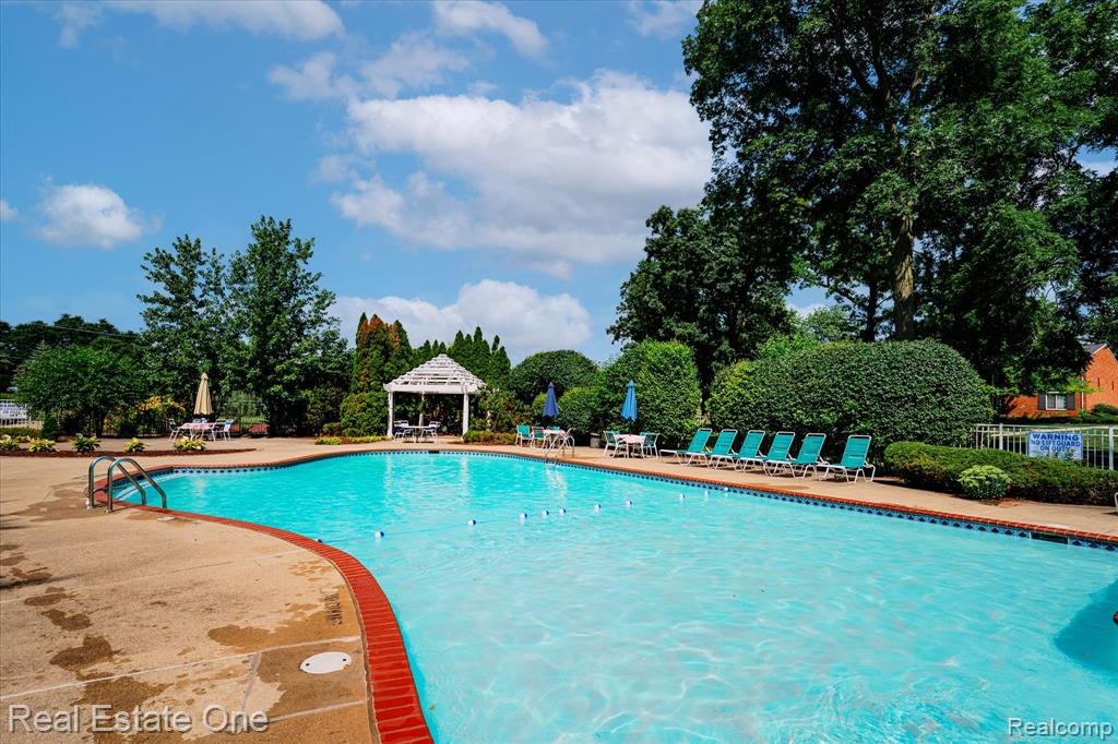 430 Fox Hills Drive N, A-1, Bloomfield Hills, MI 48304 — Photo 36