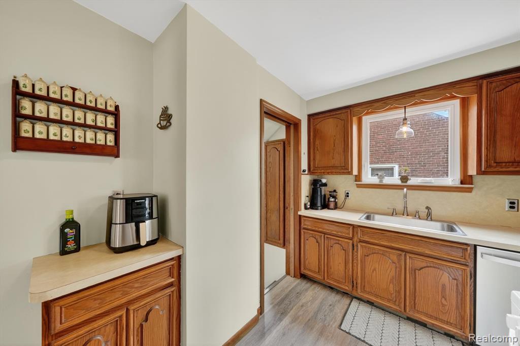 12984 Callender Street, Southgate, MI 48195 — Photo 17