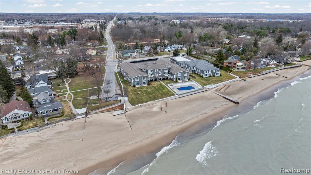 4500 Lakeshore Road, 20, Fort Gratiot, MI 48059 — Photo 2