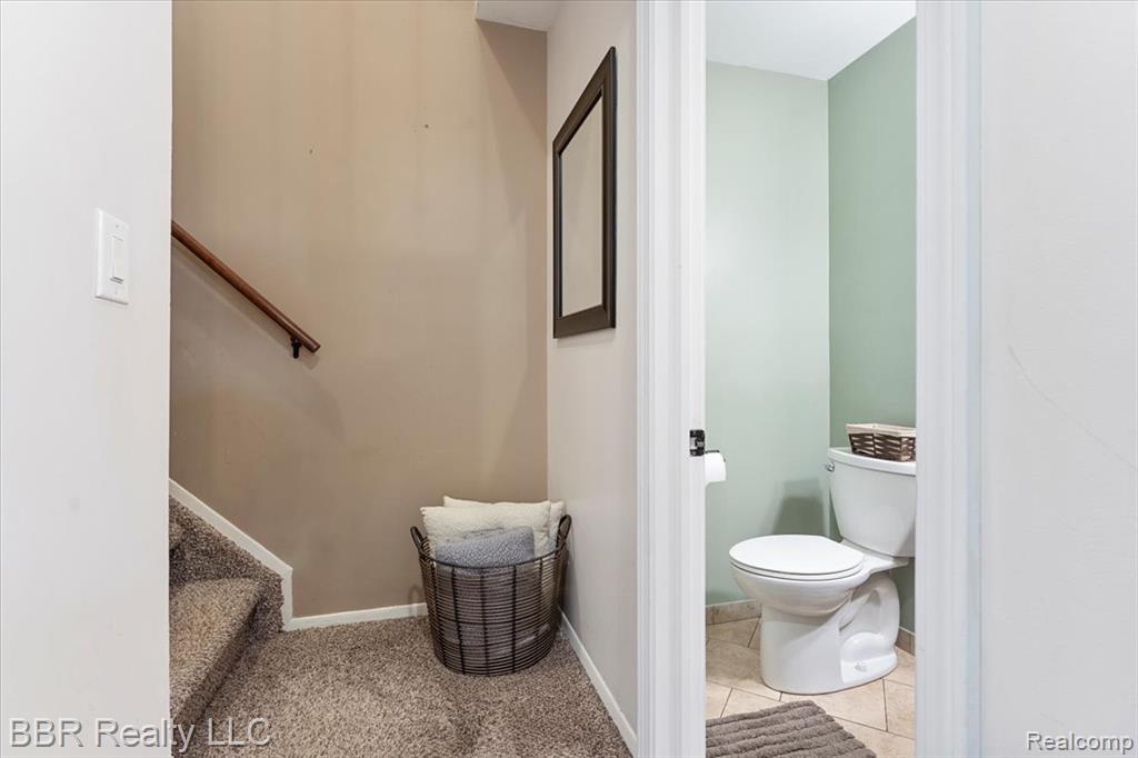 28305 Greenbriar Way, Brownstown, MI 48183 — Photo 13