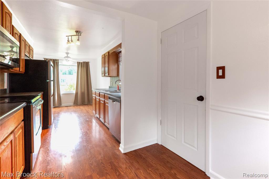 6479 Webb Drive, Flint, MI 48506 — Photo 12