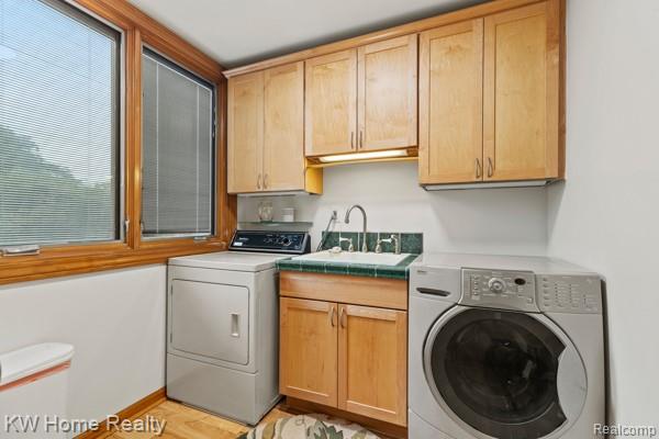 4568 Rolling Ridge Road, West Bloomfield, MI 48323 — Photo 35