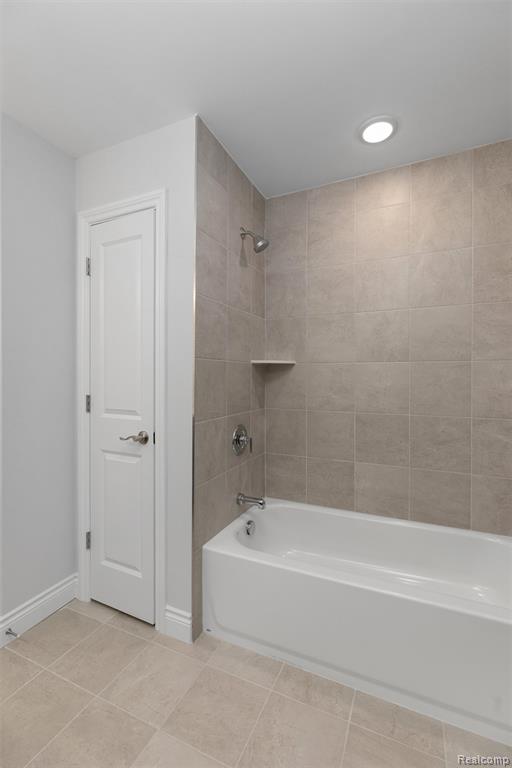 803 Balmoral Ln, Troy, MI 48085 — Photo 18