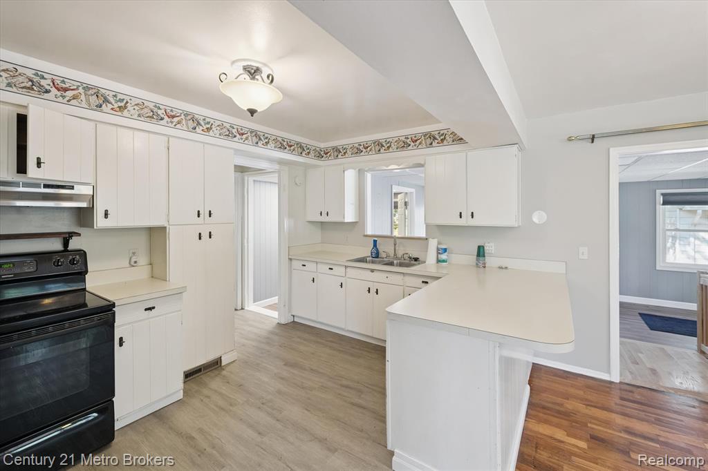 4460 Torrey Road, Flint, MI 48507 — Photo 13
