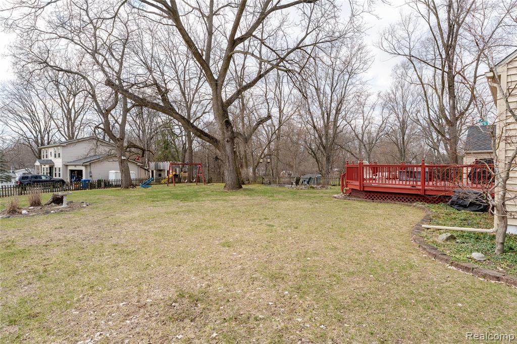 723 Globe Road, Waterford, MI 48328 — Photo 28