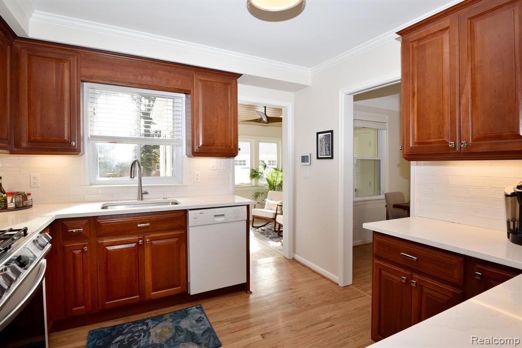 4121 S FULTON Place, Royal Oak, MI 48073 — Photo 13