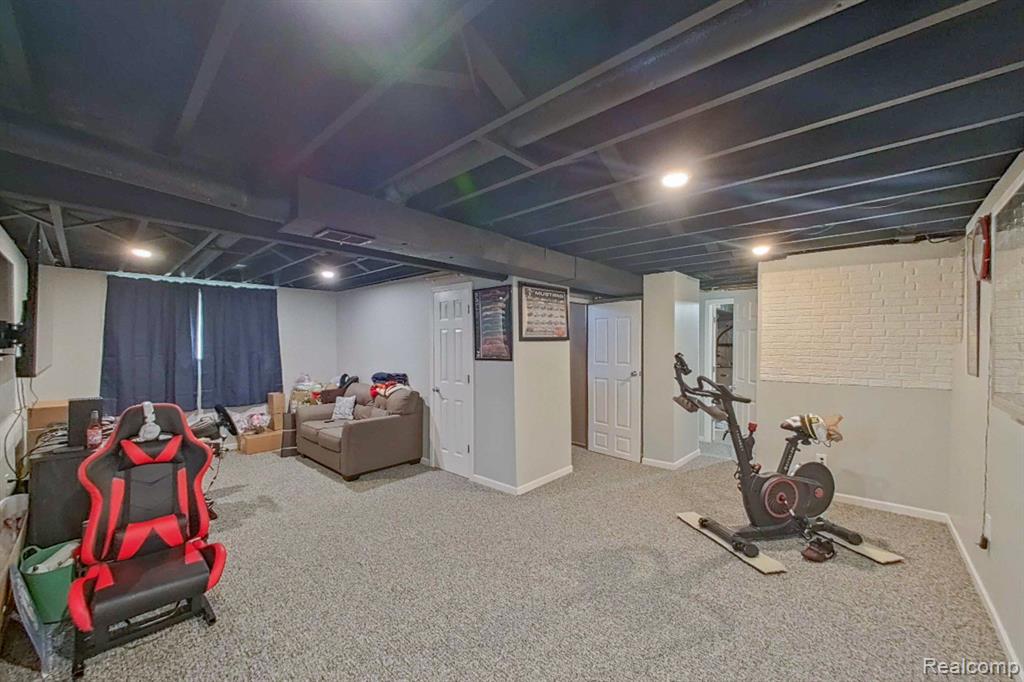 631 NORCHESTER Street, South Lyon, MI 48178 — Photo 24