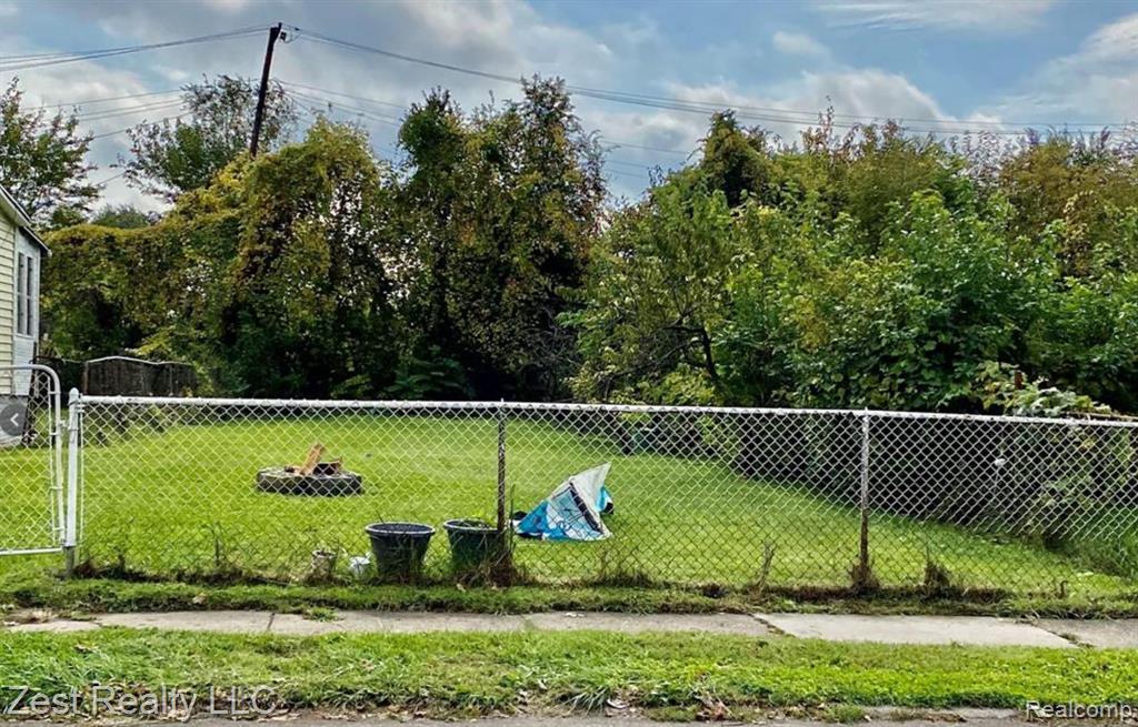 5644 CASMERE Street, Hamtramck, MI 48212 — Photo 2