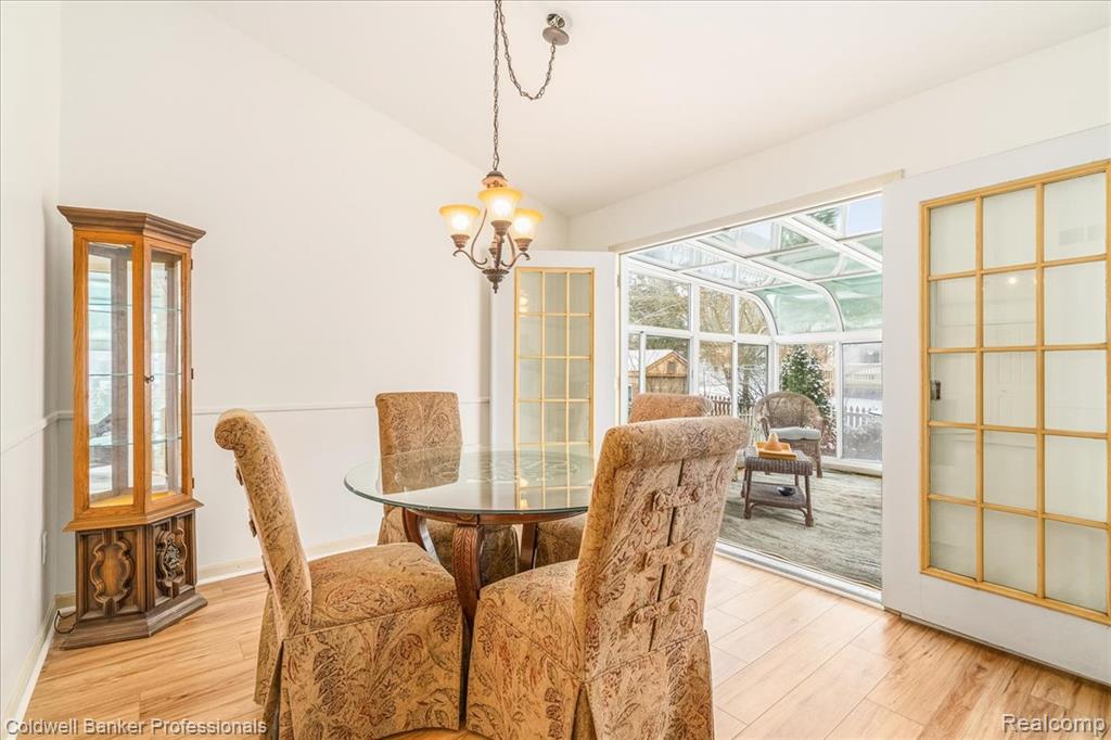 7984 Lake Crest Drive, Ypsilanti, MI 48197 — Photo 9