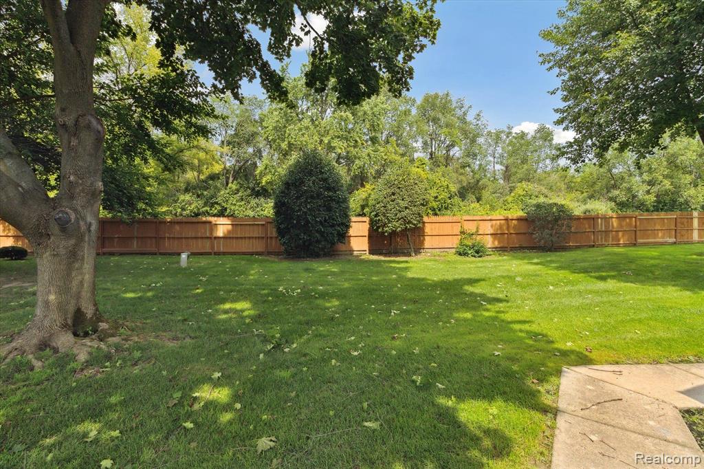 7614 WOODVIEW Drive, 22, Waterford, MI 48327 — Photo 20