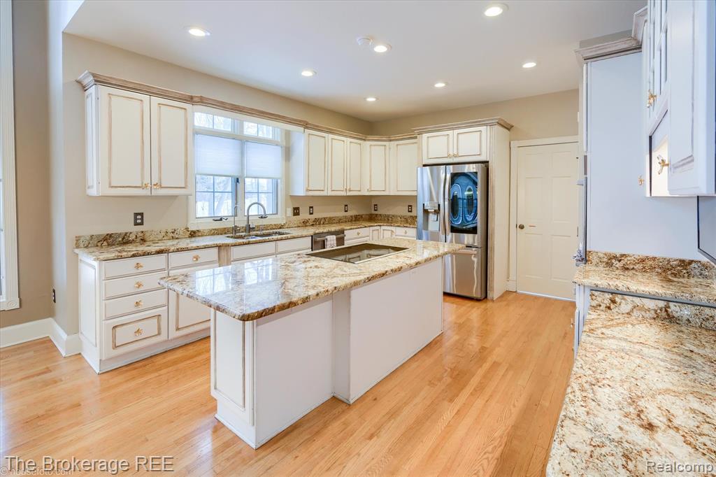 5475 Woodfield Parkway, Grand Blanc, MI 48439 — Photo 32