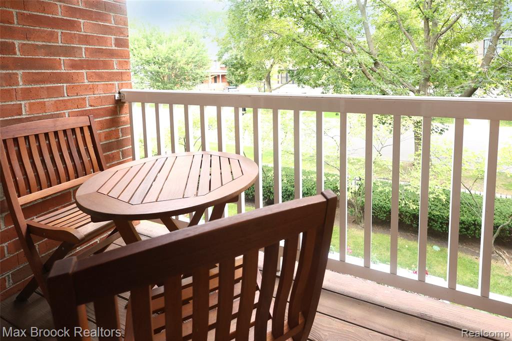 444 Chester Street S, 413, Birmingham, MI 48009 — Photo 35