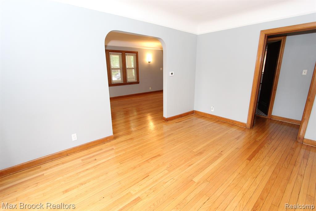 506 N NEWBURGH Road, Westland, MI — Photo 11
