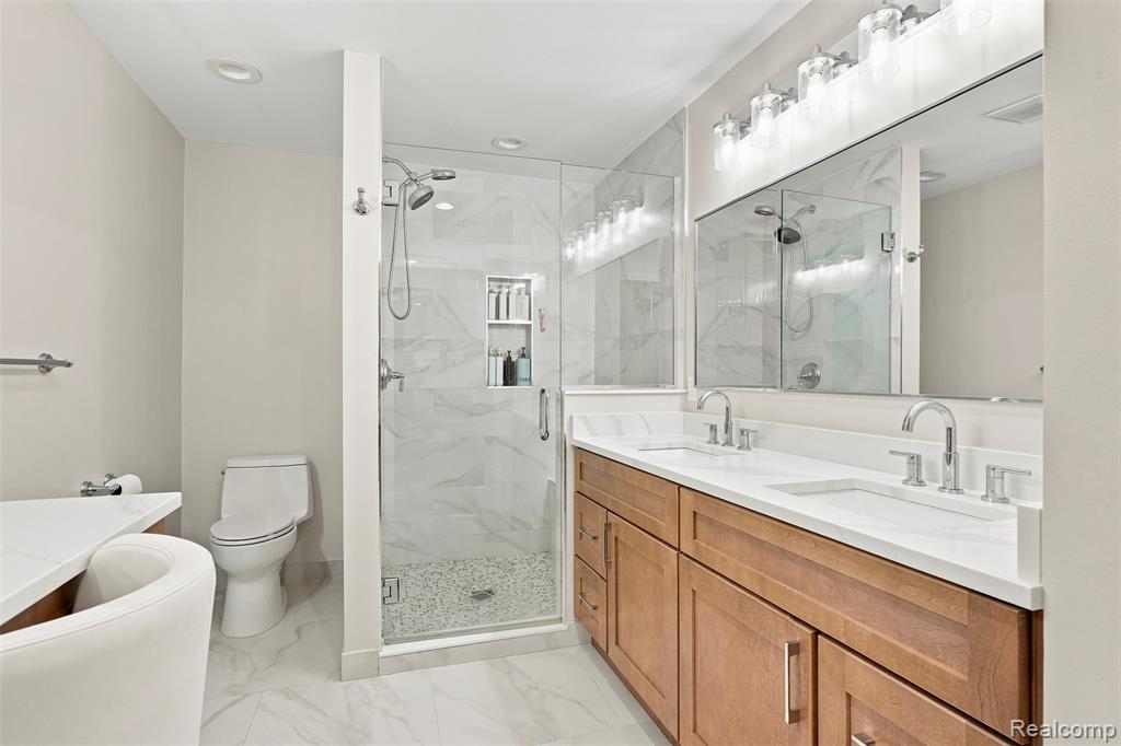 6012 Danbury Court, West Bloomfield, MI — Photo 37