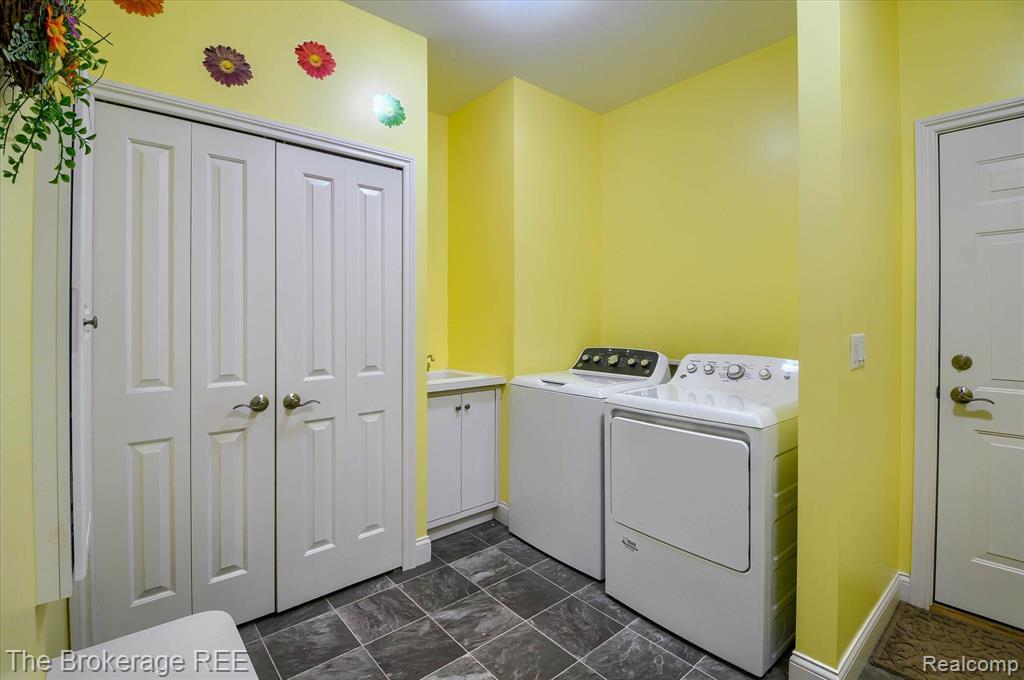 8441 MAPLEVIEW Drive, Davison, MI 48423 — Photo 23