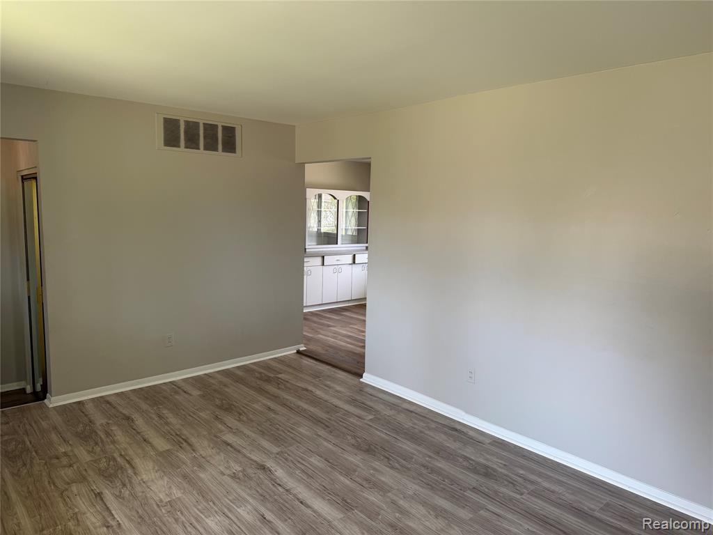 9001 Shannon Drive, Sterling Heights, MI 48314 — Photo 7