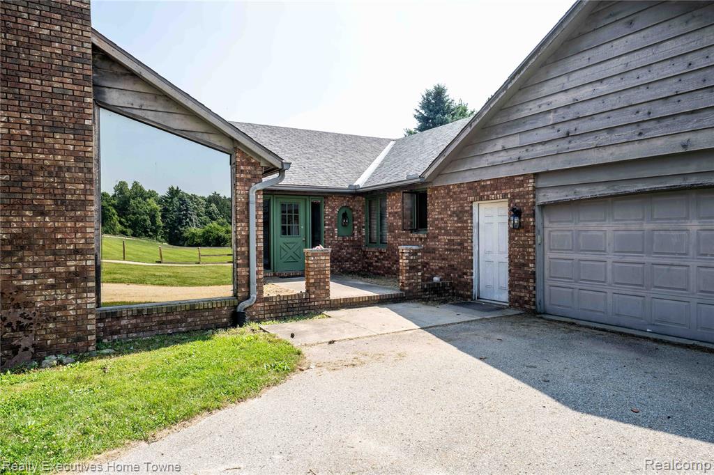 7227 AVOCA Road, Clyde, MI 48049 — Photo 3