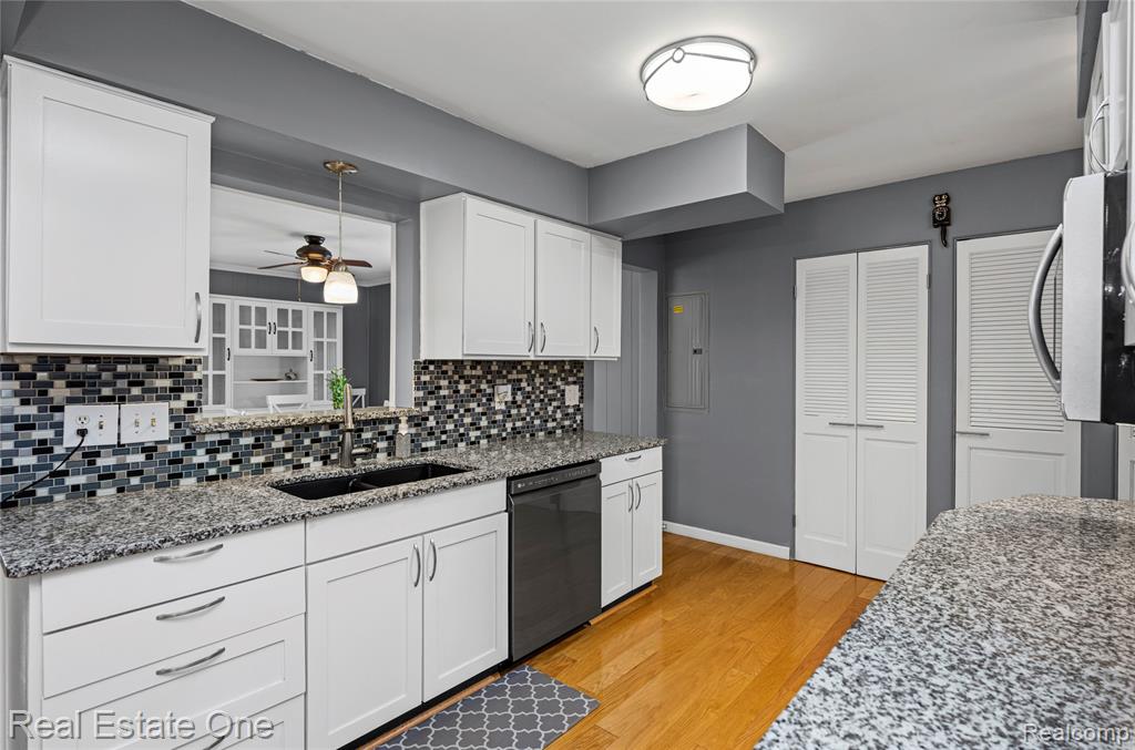 2262 Kohler Street, Waterford, MI 48329 — Photo 20