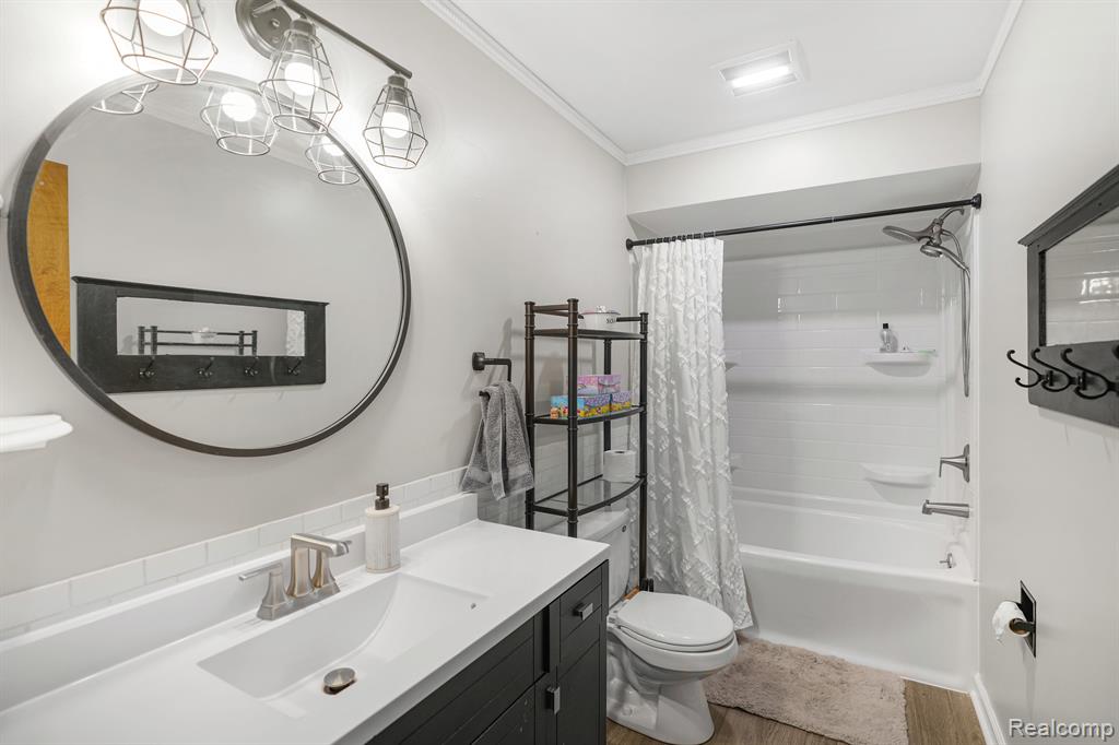 682 Zehnder Drive, Frankenmuth, MI 48734 — Photo 38