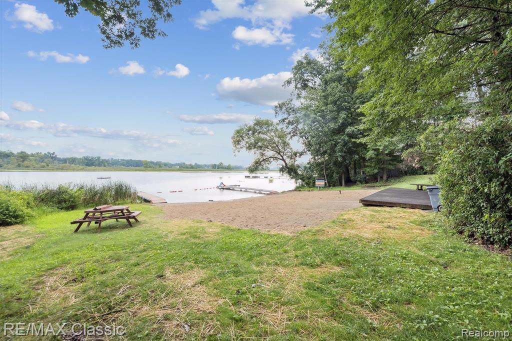 1561 Waters Edge Court, Wixom, MI 48393 — Photo 50